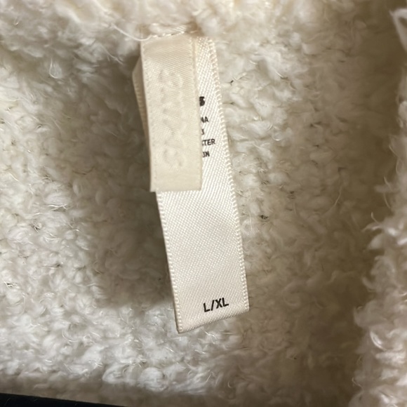 SKIMS lounge robe - Picture 3 of 3